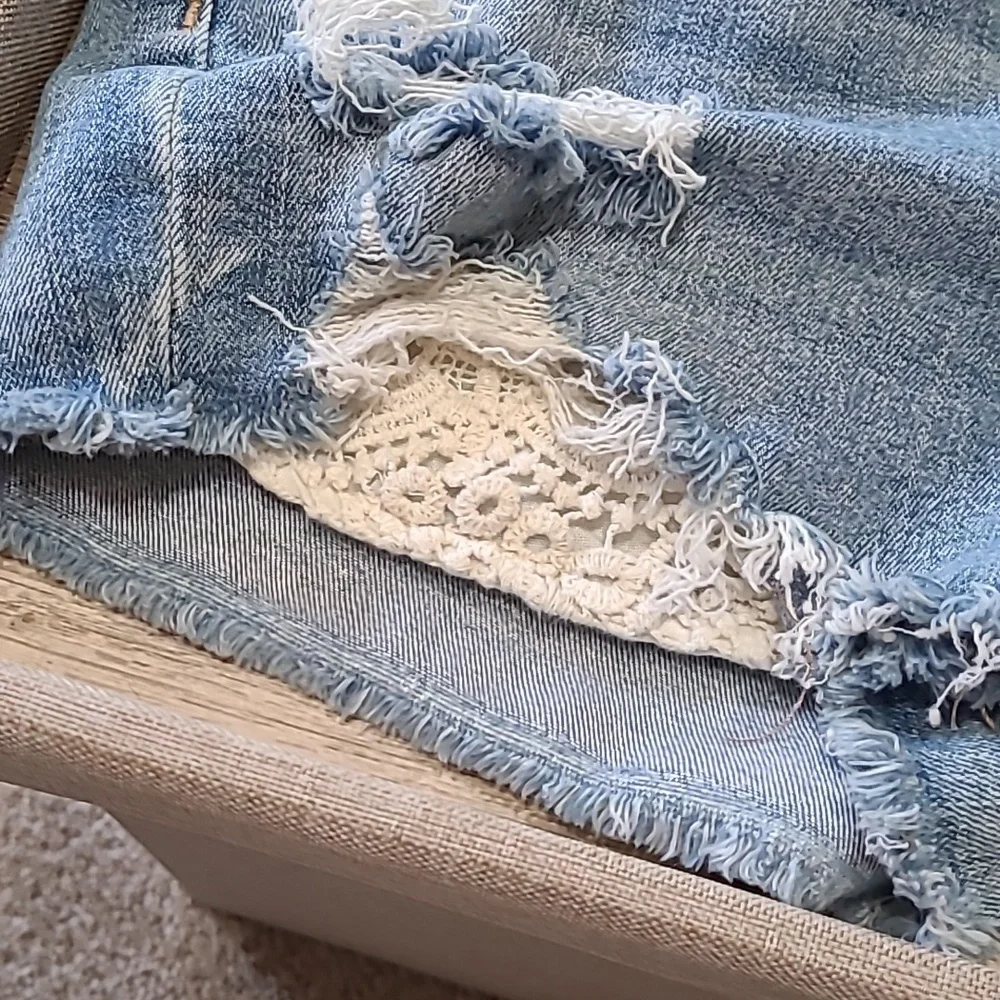 AE Shortie High Rise Shorts Crochet Pockets Size 4 - Picture 4 of 10